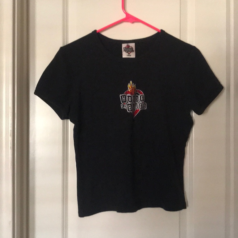 black t- shirt